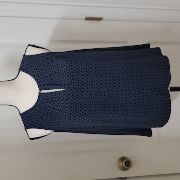 H&M Size S Navy Blue Geometric Floral Sleeveless Blouse, Gently Used Condition - Picture 1 of 11